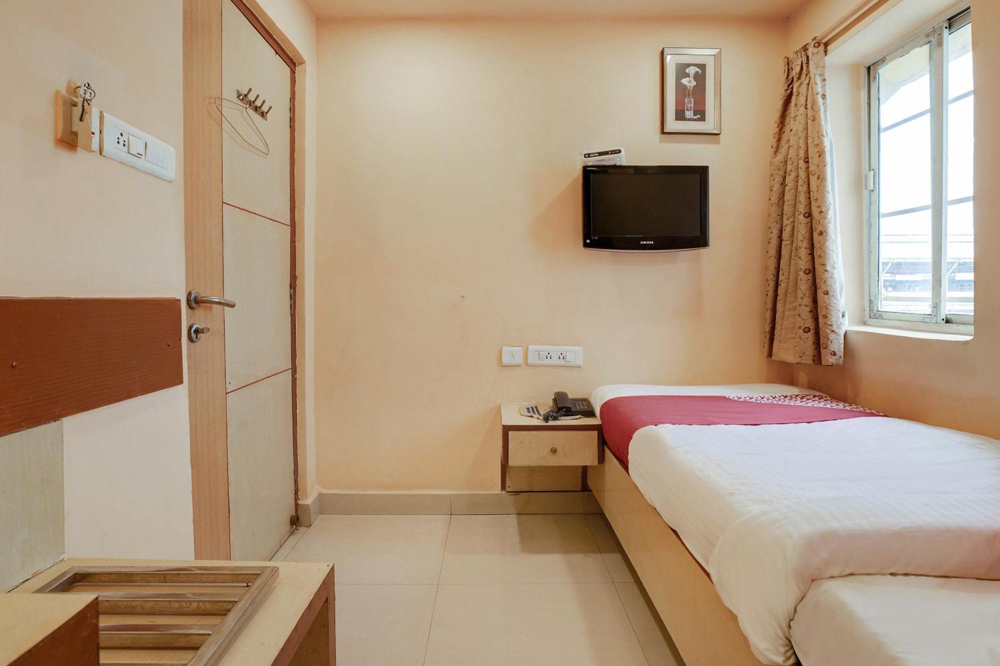Hotel O Shanta Residency Lodge Sururnagar Kültér fotó